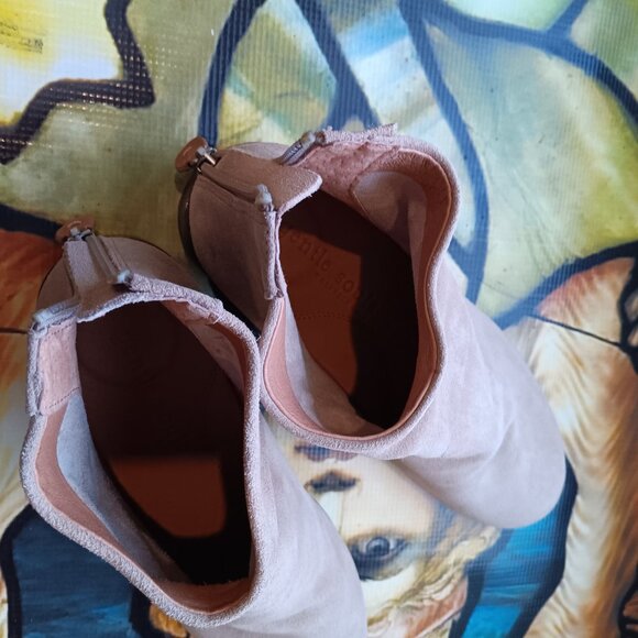 NWT Women's Tan Suede Gentle Souls Low Heel Booties - Emma Zip Bootie - Picture 8 of 11